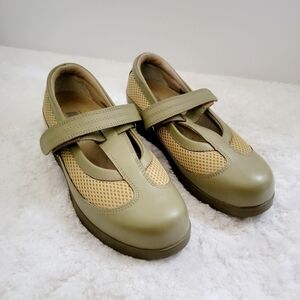 Drew Desiree - Olive Green Calf/Beige Mesh Orthopedic Dress Women Shoe Size 5.5W